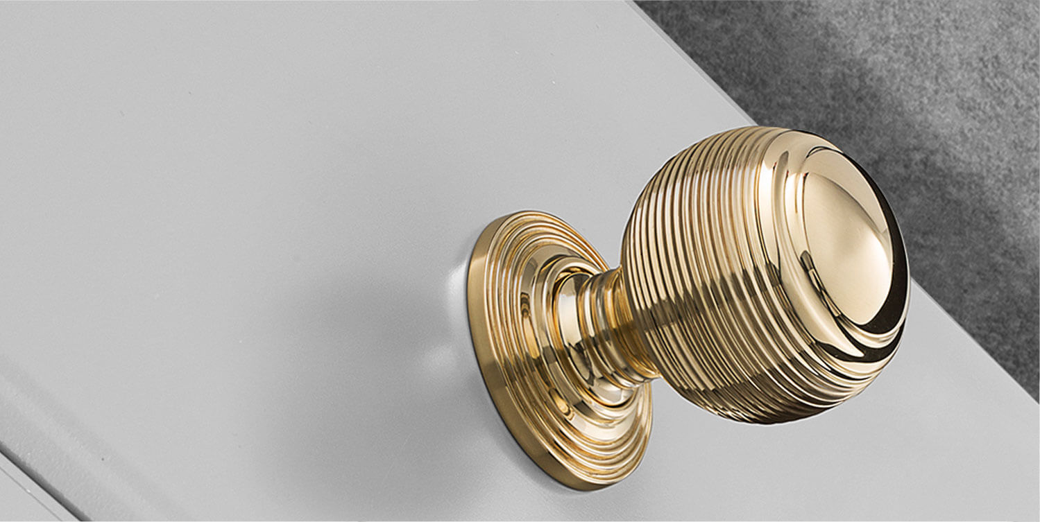 Polished brass ( Lacquered / Unlacquered )